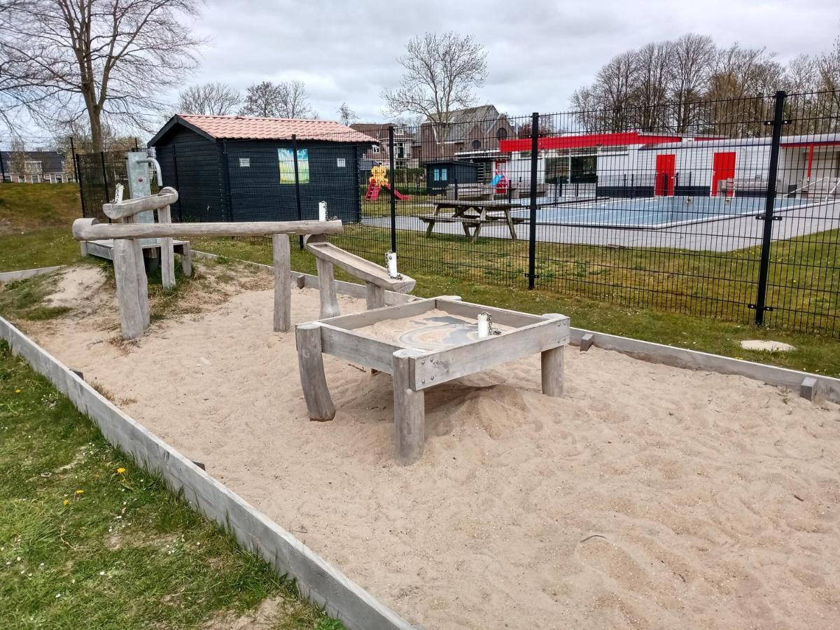 Вилла Wellnesshuis Met Hottub, Ligbad En Grote Tuin Tzummarum Экстерьер фото